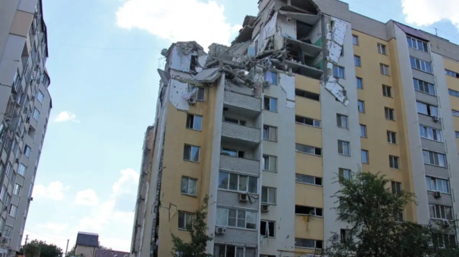 ektakti-tragodia-ekrixi-aerioy-se-polykatoikia-amp-8211-6-nekroi-4-agnooymenoi-kai-16-traymaties-amp-8211-ethniko-penthos-sti-chora-398366