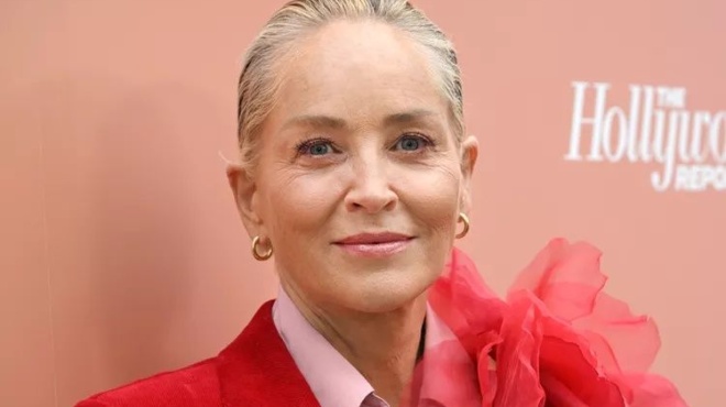 thrinos-gia-tin-saron-stooyn-amp-8211-gemizei-syllypitiria-to-profil-tis-sto-instagram-397208