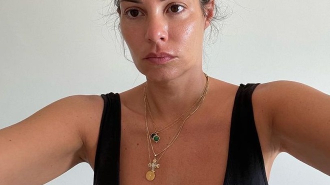 maria-korinthioy-xana-eroteymeni-kai-to-paradechthike-amp-8211-o-nearos-koyklos-epicheirimatias-poy-vrisketai-sto-pleyro-tis-395910