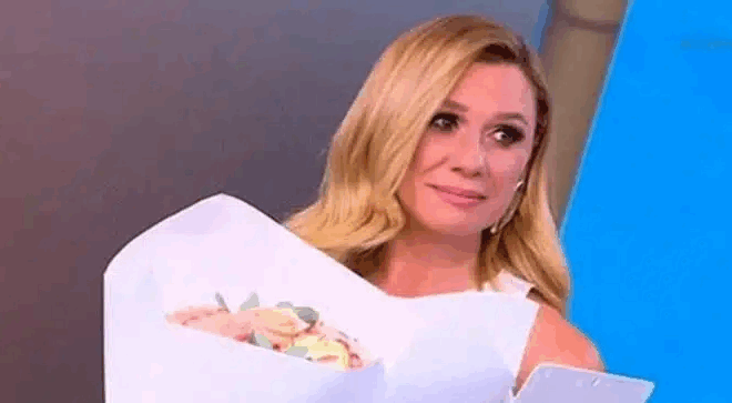 katerina-karavatoy-pagose-me-tin-on-air-ekplixi-sto-plato-moy-kanete-plaka-399093