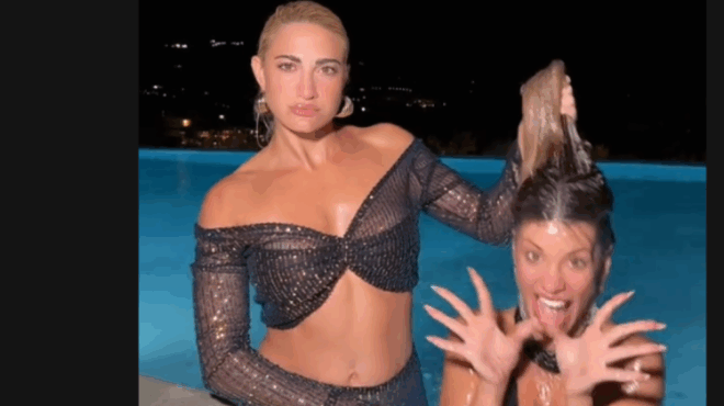 ioanna-toyni-to-vinteo-poy-efyge-to-magio-kai-prokalese-salo-vid-395071