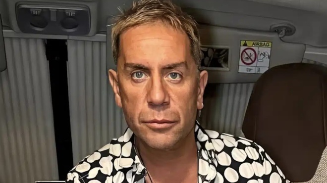 den-itan-i-adelfi-toy-apokalypsi-sok-gia-to-poios-zitise-na-nosileythei-o-mazonakis-sto-psychiatreio-406160