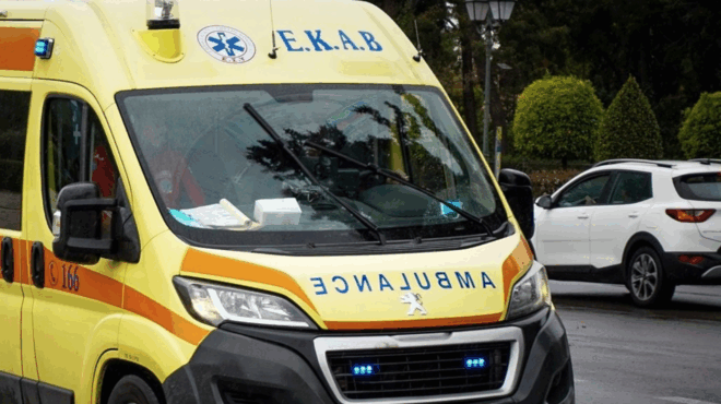 dipli-tragodia-sto-aliveri-androgyno-echase-ti-zoi-toy-se-trochaio-afinoyn-piso-toys-tria-paidia-408457