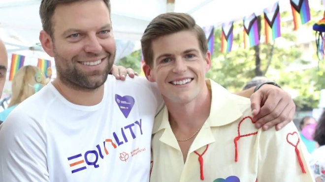 ektakto-gia-stefano-kasselaki-kai-tailer-makmpeth-ena-chrono-meta-ton-gamo-toys-406356