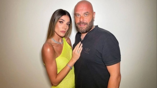 ivi-adamoy-o-logos-poy-den-pantreyetai-me-ton-michali-koyineli-to-mystiko-tis-schesis-toys-406630