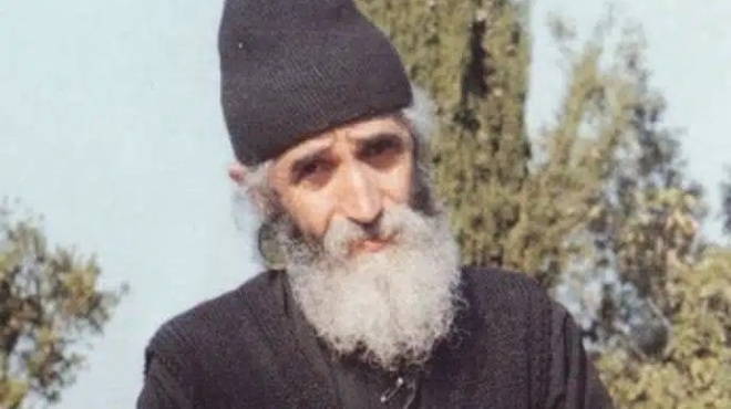 agios-paisios-ti-na-kanete-otan-o-theos-den-akoyei-tin-proseychi-sas-406866