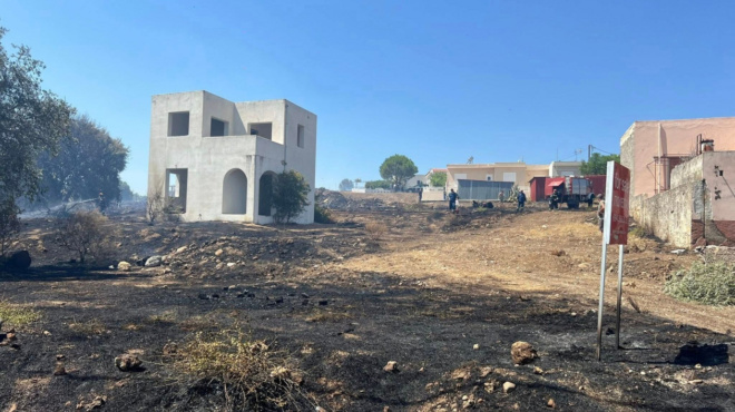 nea-fotia-tora-xespase-pyrini-lailapa-prin-ligo-amp-8211-synagermos-se-megalo-nisi-se-paniko-oi-toyristes-406423