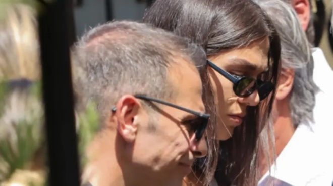 kideia-alexandras-nikola-doy-i-melina-nikola-di-den-efyge-lepto-apo-to-pleyro-toy-patera-tis-407500