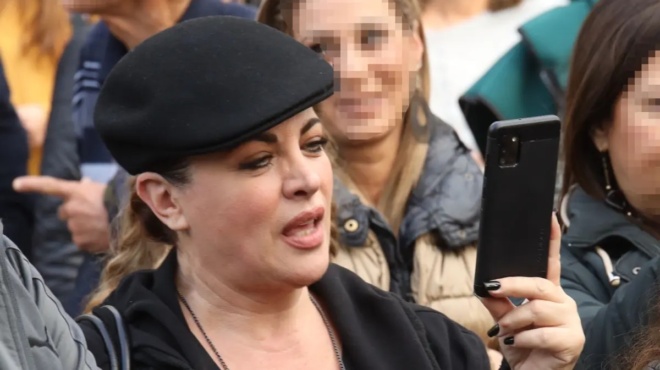 vythismeni-sto-penthos-i-nena-chronopoyloy-i-kardoyla-soy-de-se-afise-na-chareis-kai-se-egkateleipse-408237