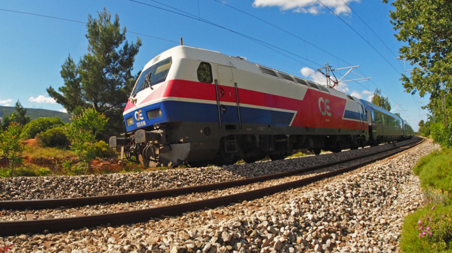 eidisi-sok-poy-sygklonizei-tora-sta-ellinika-trena-408325