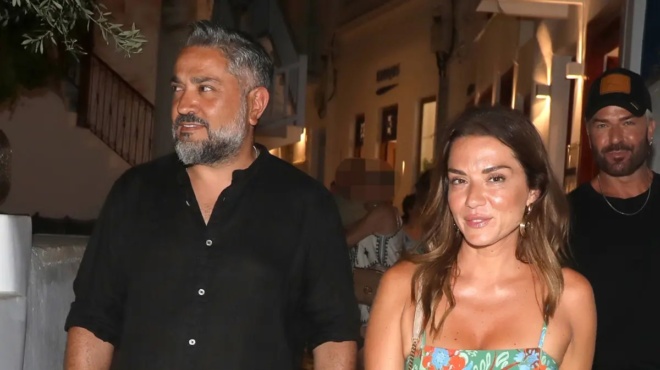 laskaraki-amp-038-soyltatos-giati-eginan-theama-kai-toys-koitoysan-oloi-sti-mykono-400885