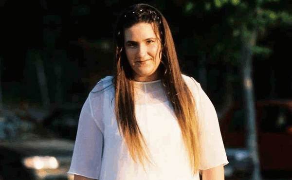 tin-apokefalise-kai-kykloforoyse-me-to-kefali-tis-sto-cheri-i-pio-frikti-gynaikoktonia-stin-ellada-amp-8211-otan-oli-i-chora-eklaige-gia-tin-adamantia-400766