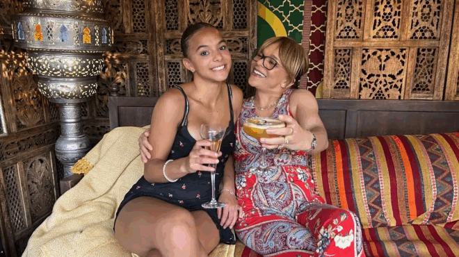 sygklonizei-i-mana-poy-echase-xafnika-tin-kori-tis-moy-eipe-xereis-mama-s-agapo-syggnomi-antio-kai-katerreyse-stin-agkalia-moy-401191