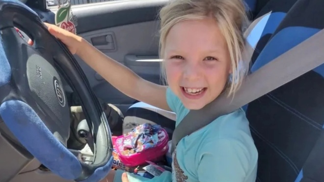 itan-melaniasmeni-apo-tin-korfi-mechri-ta-nychia-nekro-dekachrono-aggeloydi-pethane-olomonacho-amp-8211-ti-toy-ekane-o-pateras-kai-i-mitria-toy-401396