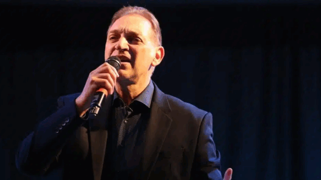 gerasimos-andreatos-dyskoles-stigmes-gia-ton-tragoydisti-i-dimosia-ekklisi-toy-401704