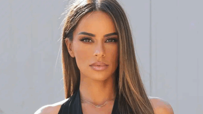 pasignosti-ellinida-teleios-agnoristi-espase-to-internet-me-tin-omorfia-tis-401734