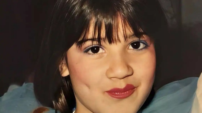 pasignosti-ellinida-mikri-melachrini-kai-me-afeleies-amp-8211-simera-einai-mia-apo-tis-pio-entyposiakes-kai-epitychimenes-gynaikes-stin-ellada-401624