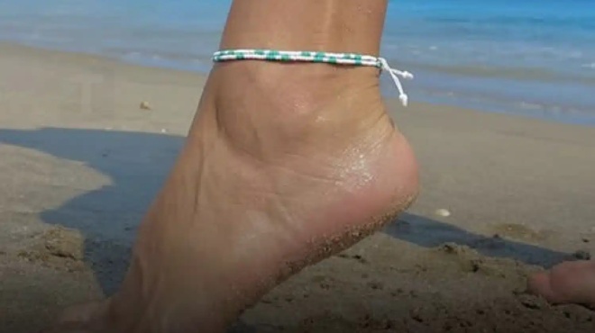 oi-perissoteroi-anthropoi-den-gnorizoyn-ti-simasia-toy-na-foras-vrachioli-ston-astragalo-401654