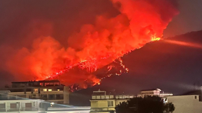 ektakto-tora-amp-8211-pire-fotia-to-voyno-amp-8211-terastia-pyrkagia-dipla-sto-ifaisteio-amp-8211-krisimi-i-katastasi-402252