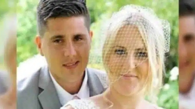 syzygos-pethainei-liges-meres-meta-ton-gamo-tote-i-gynaika-toy-koitaei-tis-fotografies-apo-tin-teleti-kai-pagonei-402503