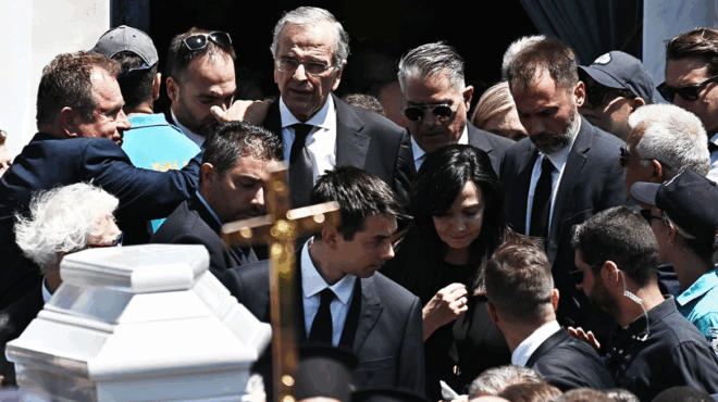 kideia-lenas-samara-amp-8220-katerreysan-amp-8221-ston-epikideio-toy-antoni-samara-amp-8211-to-sparaktiko-antio-sti-kori-toy-402874