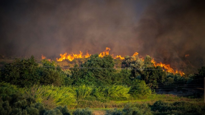 synagermos-tora-amp-8211-kaigontai-spitia-amp-8211-oi-floges-exaplonontai-anexelegkta-amp-8211-synechis-ekkenosi-periochon-kai-traymatismoi-403328