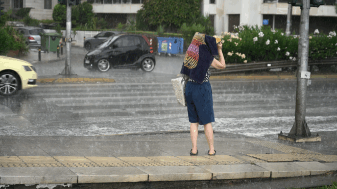 tora-ischyri-kakokairia-saronei-ti-chora-ayti-ti-stigmi-amp-8211-anoixan-oi-oyranoi-stin-attiki-oi-perioches-poy-vrechei-405211