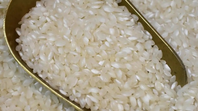 anakaleitai-ryzi-einai-molysmeno-me-fytofarmaka-kai-entomoktona-404211