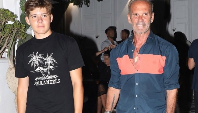 sygkinei-o-kostopoylos-gia-ton-gio-toy-kalo-taxidi-sti-nea-soy-zoi-agori-moy-i-tryferi-anartisi-405131