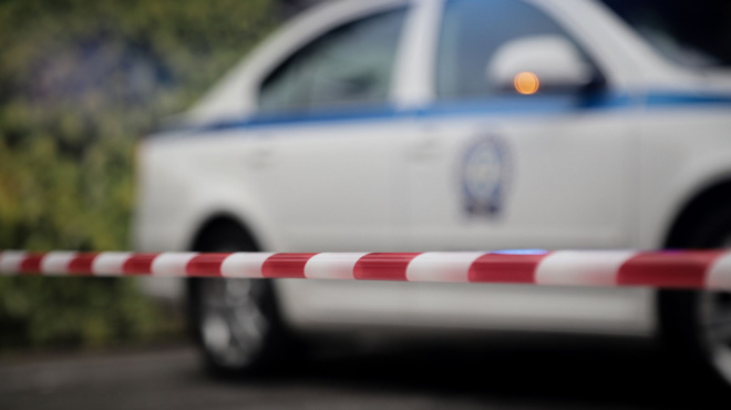 sok-kai-friki-vrikan-kremasmeno-mesa-sto-domatio-toy-ton-34chrono-amp-8230-den-mporoyn-na-to-pistepsoyn-oi-dikoi-toy-405379