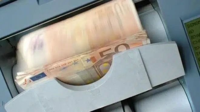 ektakto-monimo-mponoys-se-syntaxeis-ayxiseis-se-misthoys-405655