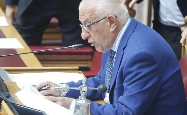 ektako-gia-tin-voyli-ton-ellinon-amp-8211-ayto-poy-tha-ginei-den-echei-xanaginei-pote-stin-ellada-405766