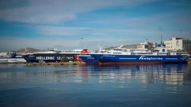 eidisi-s0k-poy-sygklonizei-topa-sto-limani-toy-peiraia-402572