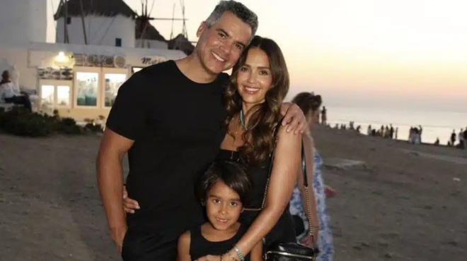 chorizoyn-meta-apo-17-chronia-gamoy-i-aitisi-diazygioy-kai-oi-asymvivastes-diafores-401589