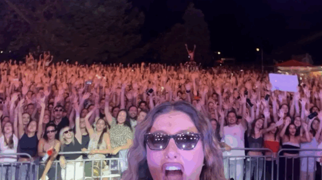 tis-axize-kai-to-katafere-megali-sygkinisi-gia-tin-elena-paparizoy-sta-43-ekane-to-oneiro-tis-pragmatikotita-amp-8211-to-anakoinose-me-1-vinteo-408109