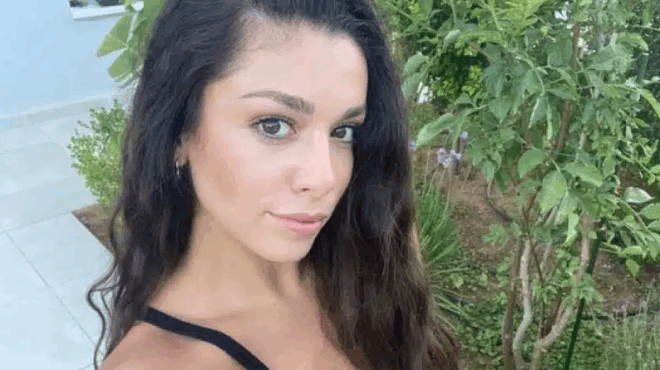 echei-parei-to-vlemma-toy-ayti-einai-i-kalloni-22chroni-kori-pasignostoy-ellina-tragoydisti-poy-apektise-meta-ton-deytero-gamo-toy-400208