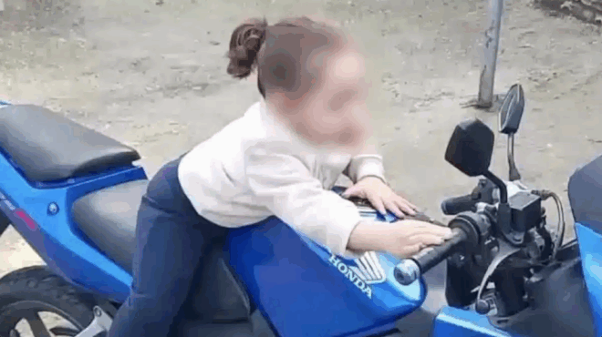 paxoi-thrinos-gia-tin-4chroni-amelia-matheytike-oli-i-alitheia-gia-to-pos-vrethike-nekri-mesa-stin-pisina-406476