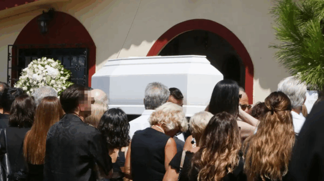 alexandra-nikola-doy-i-kideia-tis-41chronis-poy-sygklonise-sti-machi-tis-me-ton-karkino-syntetrimmenoi-o-ntemis-nikola-dis-kai-i-katerina-kainoyrgioy-407341