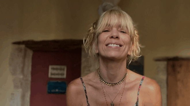 myrto-alikaki-etsi-einai-to-pragmatiko-prosopo-tis-sta-53-tis-choris-makigiaz-amp-038-filtra-406571