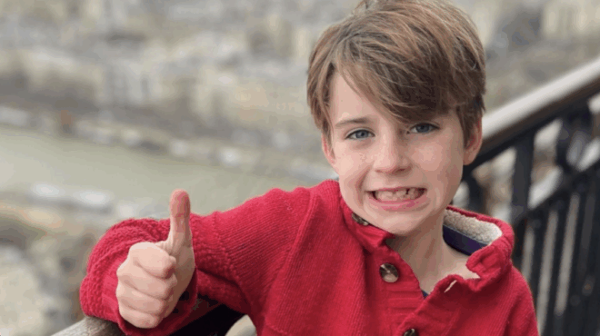 aytos-einai-o-8chronos-poy-skotothike-mesa-sto-scholeio-toy-amp-8211-nekros-kai-enas-10chronos-408048