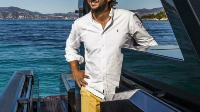 ektakto-amp-8211-molis-anasyrthhke-nekpos-apo-tin-thalassa-gnostos-epicheirimatias-amp-8211-poios-einai-sok-406986