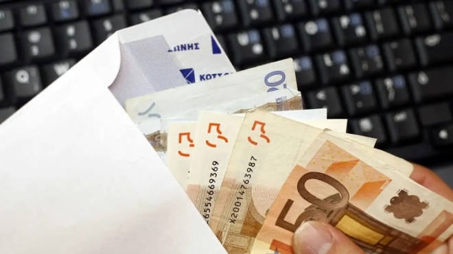 molis-matheytnke-gia-gnosti-ellinida-tragoydistria-kai-influencer-sto-stochastro-tis-el-as-403882