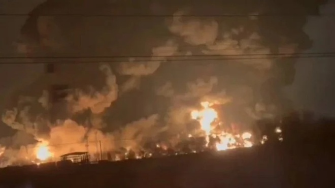 fotia-amp-8220-sok-amp-8221-kaigetai-to-megalo-diylistirio-petrelaio-oi-floges-ft-anoyn-mechri-to-nosokomeio-405067