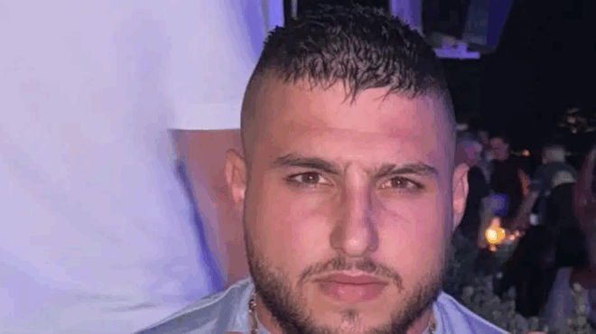 rack-o-traper-epeplixe-15chpono-poy-katanalone-alkool-se-synaylia-toy-eida-ena-paidaki-na-pinei-epideiktika-apo-to-mpoykali-404527