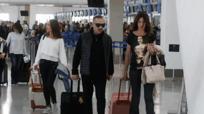 dyskoles-stigmes-gia-ti-kori-toy-noti-sfakianaki-etoimazotan-na-pantreytei-kai-chorise-ti-synevi-417246