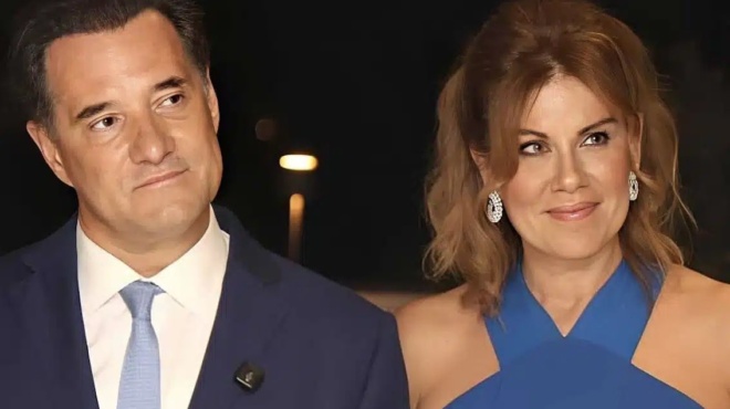 emfanisi-chiliadon-eyro-ntymeni-sta-mple-san-gynaika-galazoaimatoy-prigkipa-i-eygenia-manolidoy-415712