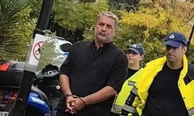 sok-molis-matheytike-aytes-einai-oi-dyo-gynaikes-poy-itan-sto-spiti-toy-mpismpiki-giati-eipan-oti-einai-kores-toy-416874