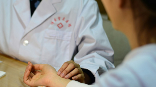 sok-synelifthi-pasignostos-giatros-409493