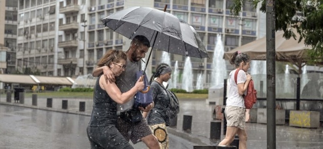 katevaste-cheimoniatika-amp-8230-chtypa-tin-ellada-kataigida-oron-apo-ora-se-ora-amp-8211-tha-vrechei-astamatita-amp-8211-oi-perioches-sto-kokkino-toy-charti-409508