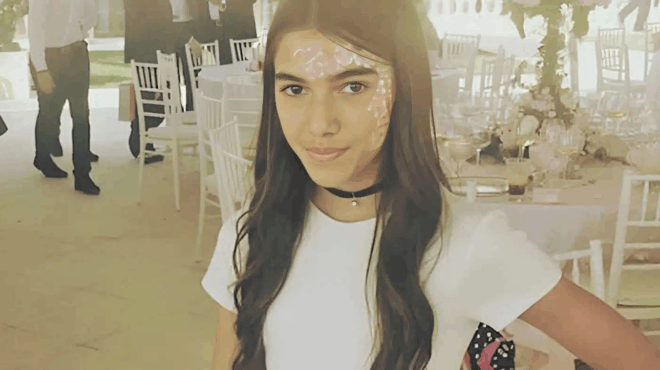 oloi-psachnoyn-na-vroyn-poia-einai-apo-koritsaki-egine-i-pio-perizititi-nyfi-tis-elladas-410299